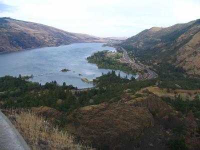 057 Looking upstream Colombia from Rowena Crest.JPG