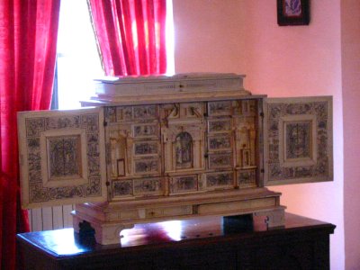 531-Ivory Carved Cabinet 2