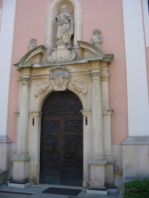 554-Church Entrance