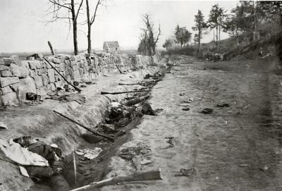 wDead bodies in trench p.29.scan.jpg