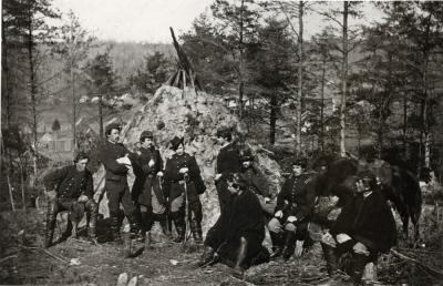 wSoldiers standing next to giant rock thinger p.47.scan.jpg