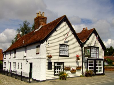 C 17th  century The  Cap  and  Feathers  public  house.