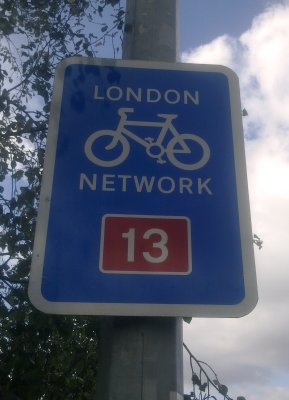 London  Cycle  Network  sign.