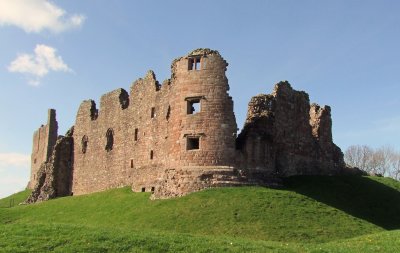 Brough  Castle / 1