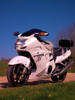 Honda CBR1100 XX  Superblackbird  in  white