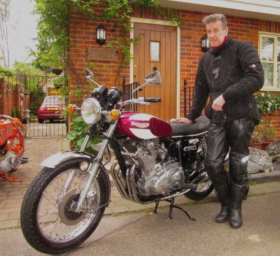 Triumph  Trident  T160 engine,with owner.