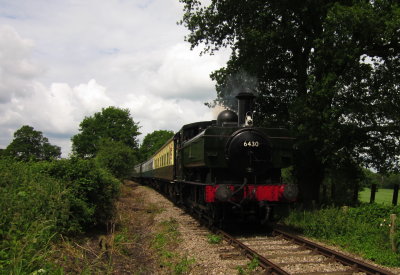 Steam  loco  approaching  Penson's  Lane  Bridge.