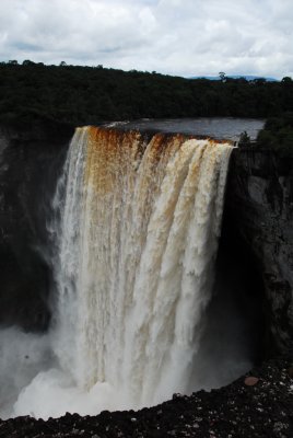 The falls again:  the world's largest single drop falls