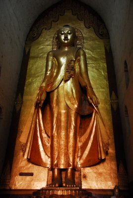 Large Buddha in Ananda Temple