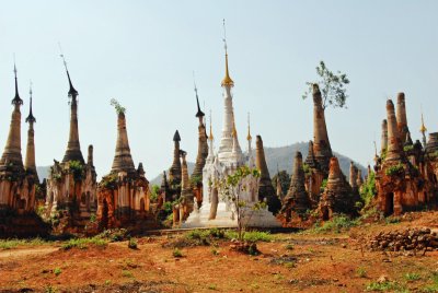 Alaung Sitthou area and some of its ancient stupas.