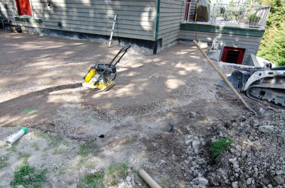 Compacting and leveling