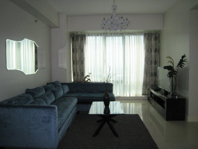 Living area 1.jpg