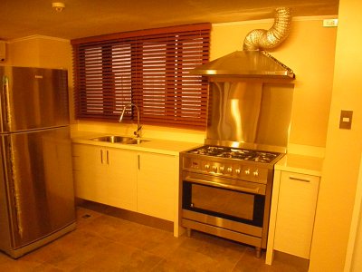 kitchen (2).JPG