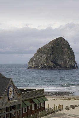KY1U8071_Pelican Pub.jpg