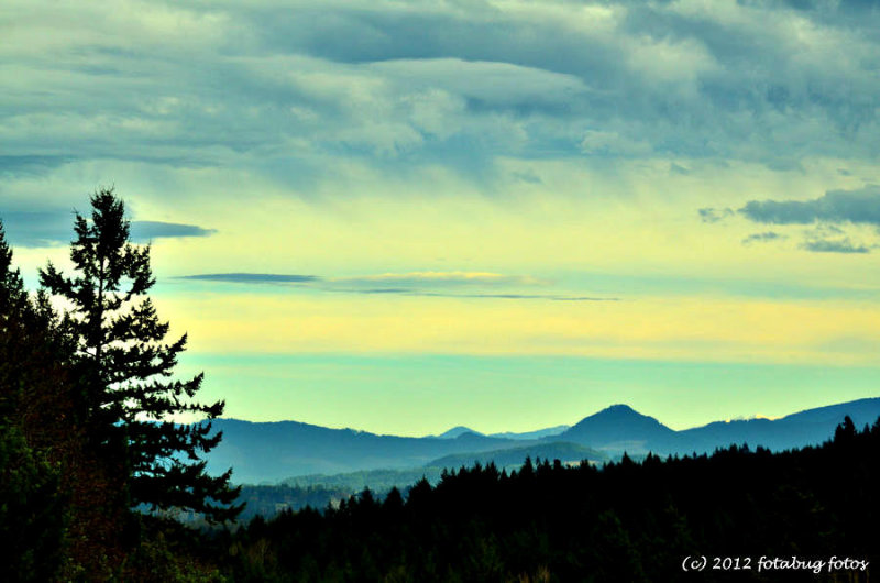 Eastern Sky Over the Cascades