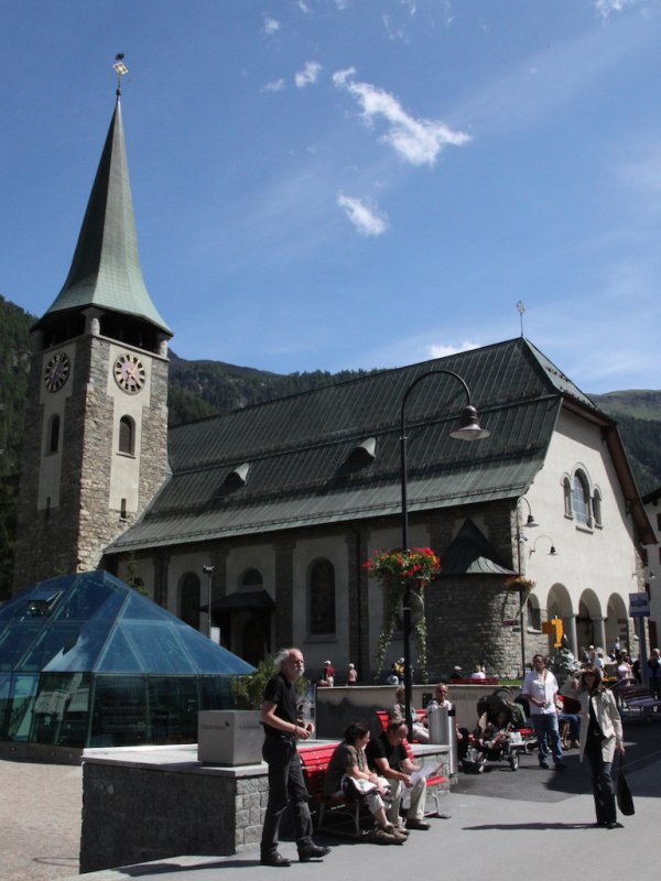 we leave the museum to visit the Catholic churchs mountaineers cemetery