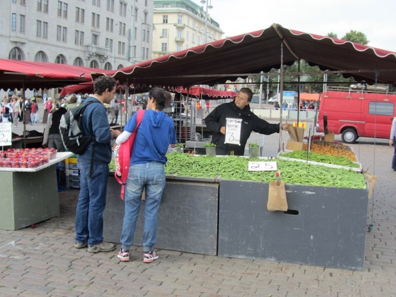 another market outside: fresh peas on sale!