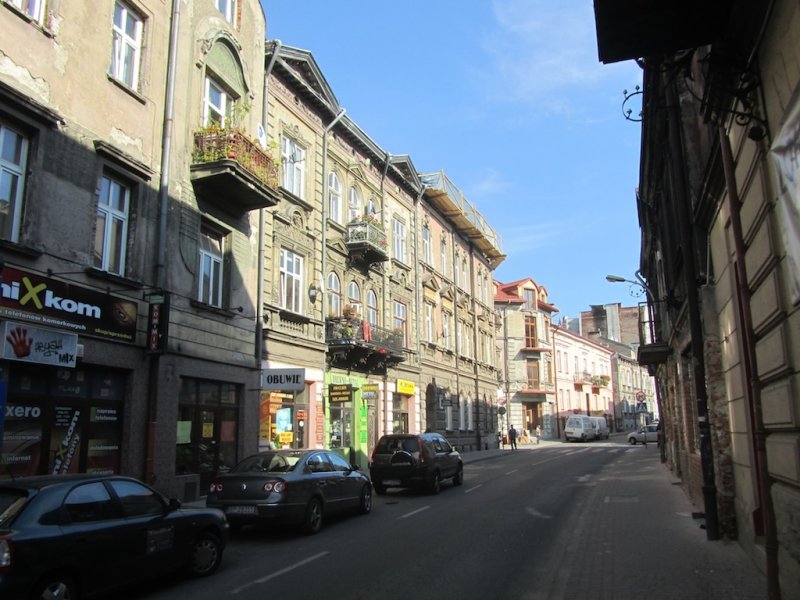 walking the old Jewish neighborhood behind the synagogue