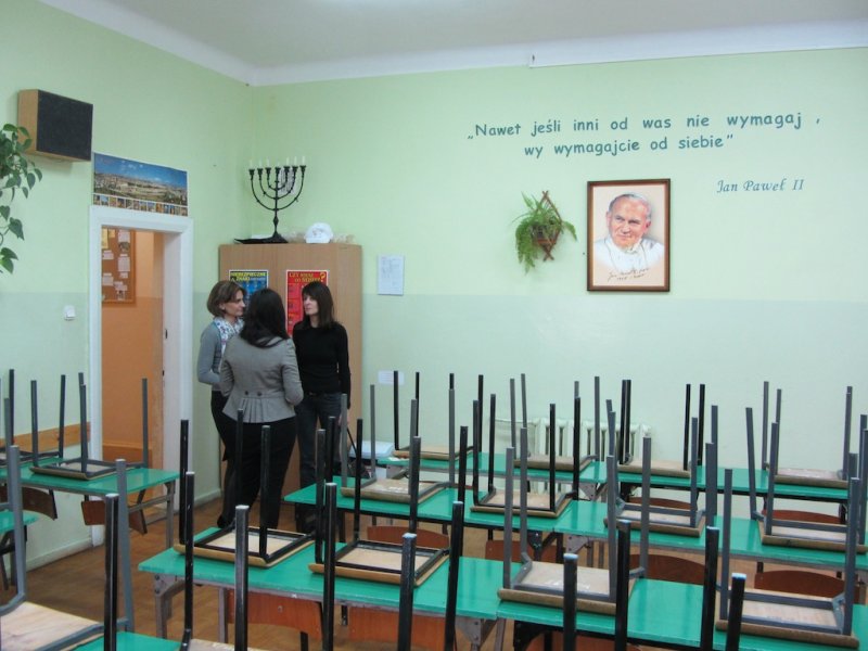 With teachers Barbara Galant and Dominika Michalska in the classroom of religion