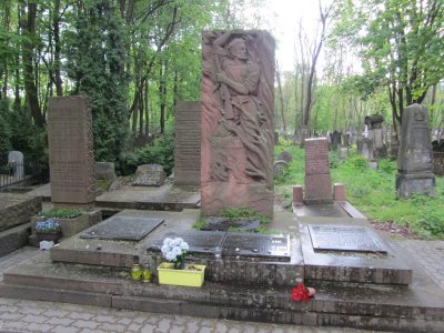 one of many memorials to Warsaw's Jewish soldiers in WWII