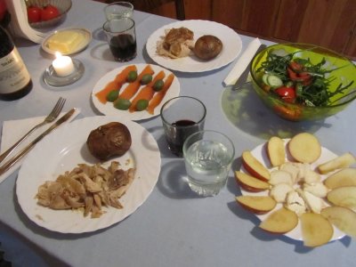 roast chicken with baked potato, smoked salmon, salad, apple and goat cheese