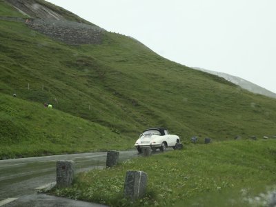 another surprise: a Porsche 356 club passes on their way to Bad Ischl