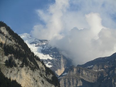 up above, the Jungfrau and other mountains keep watch thru the clouds