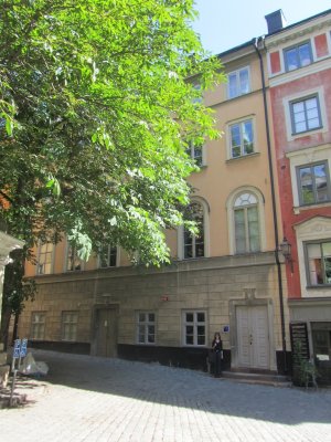 this building on Gamla Stan was a synagogue from 1795 thru the 19th-c.