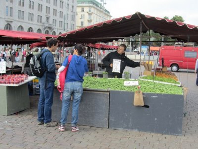 another market outside: fresh peas on sale!