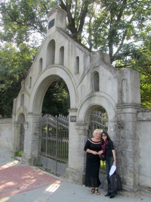 at the 'new' Jewish cememery with Domicela
