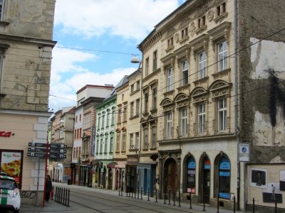 it's a quiet Sunday, so we walk into the old town