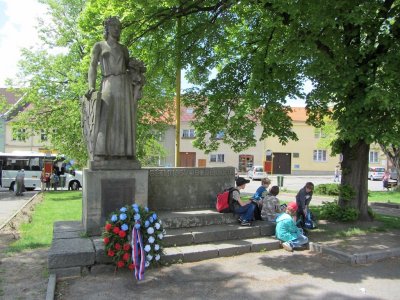the town center square has a war memorial