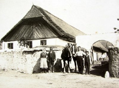 Věra had an interesting set of family photos; this is the farmhouse with her family from 1922