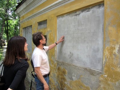 Witek translates an ancestor's inscription for us