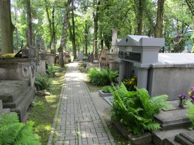 then a walk thru the lovely cemetery