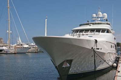 MegaYacht