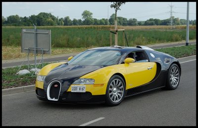 Bugatti Location Jaune Noir.jpg