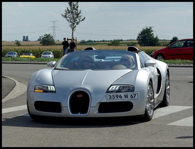 Bugatti Veyron Location Women 2.jpg