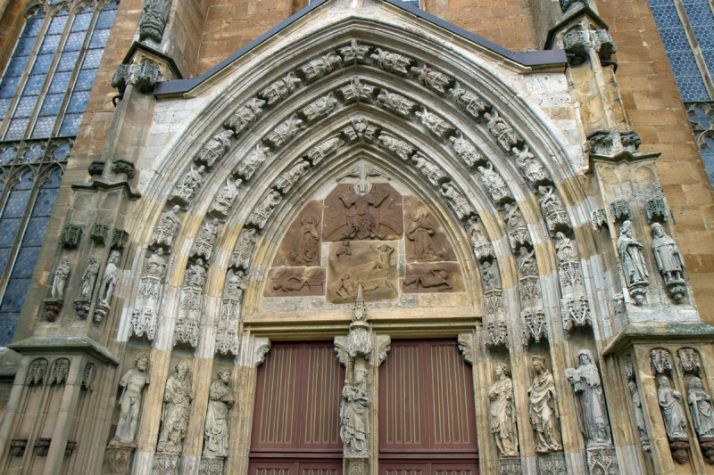 Korbach, Figurenportal der Kilianskirche