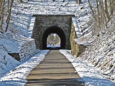 Der Radweg auf der alten Bahntrasse zwischen Korbach und Meineringhausen