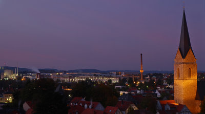 Blick vom Tylenturm ber die Kilianskirche zu den Continental-Gummiwerken