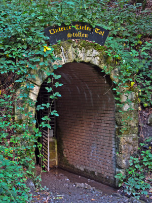 Unterer Tiefer Tal Stollen - Eingang zum Gold-Besucherbergwerk Goldhausen