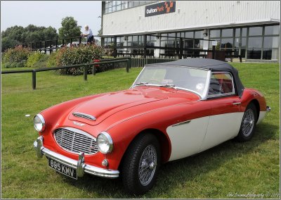  AUSTIN HEALEY 100/6 OULTON PARK UK