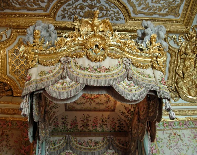 The canopy of the queens bed.