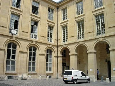 The courtyard of the Faculte de Droit.