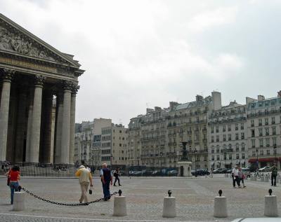 The Place du Pantheon, location of the Faculte de Droit.