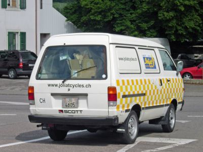 The Joliat Cycles van - Laurent or Stphane off to an urgent bike emergency.