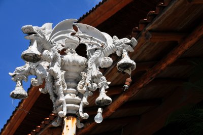 Broken Lamp - Ixtapa