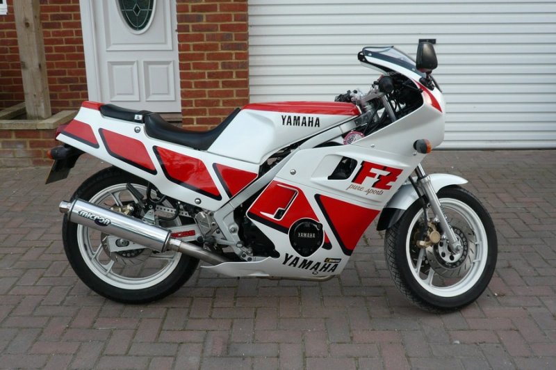 #10 1987 FZ600
