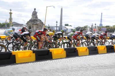 Tour de France winner Cadel Evans amidst the pack, Paris, 2011